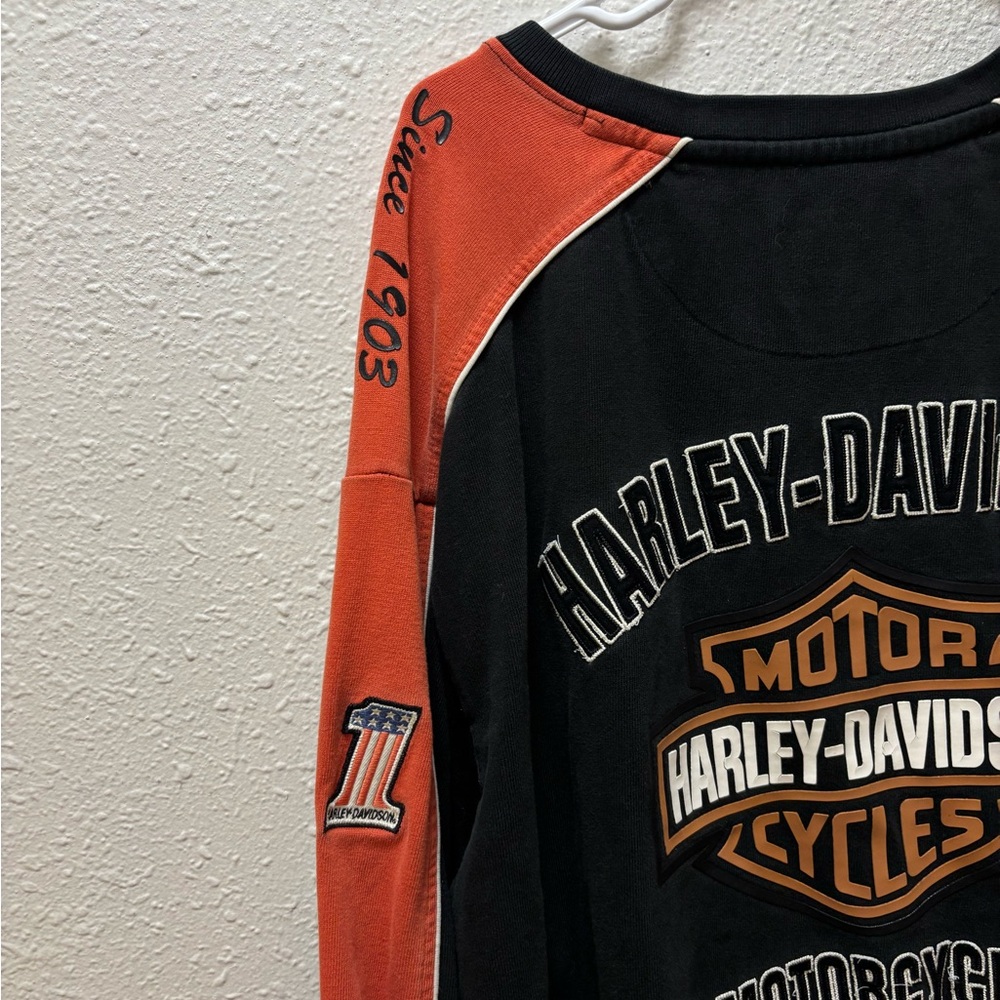Vintage Harley-Davidson Black Tee with Winged Logo Detail - Picture 6 of 10